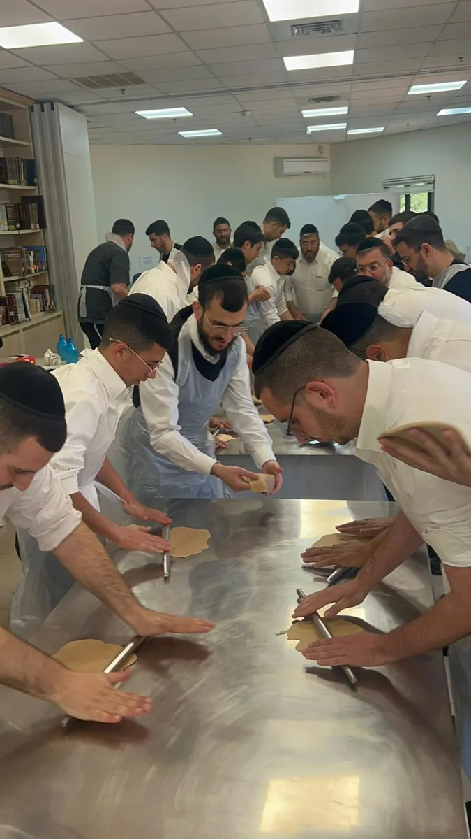 ליל שבת קודש — הרב נושא דברים