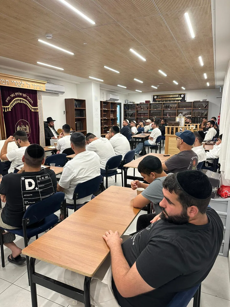 תלמידים בבית המדרש